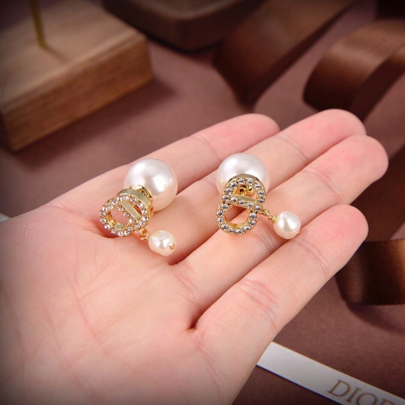 chr1st1an D10r earrings